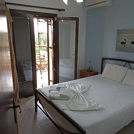 Tripiti Hotel apartamentowy Nea Roda
