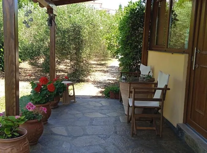 Tripiti Aparthotel 3*
